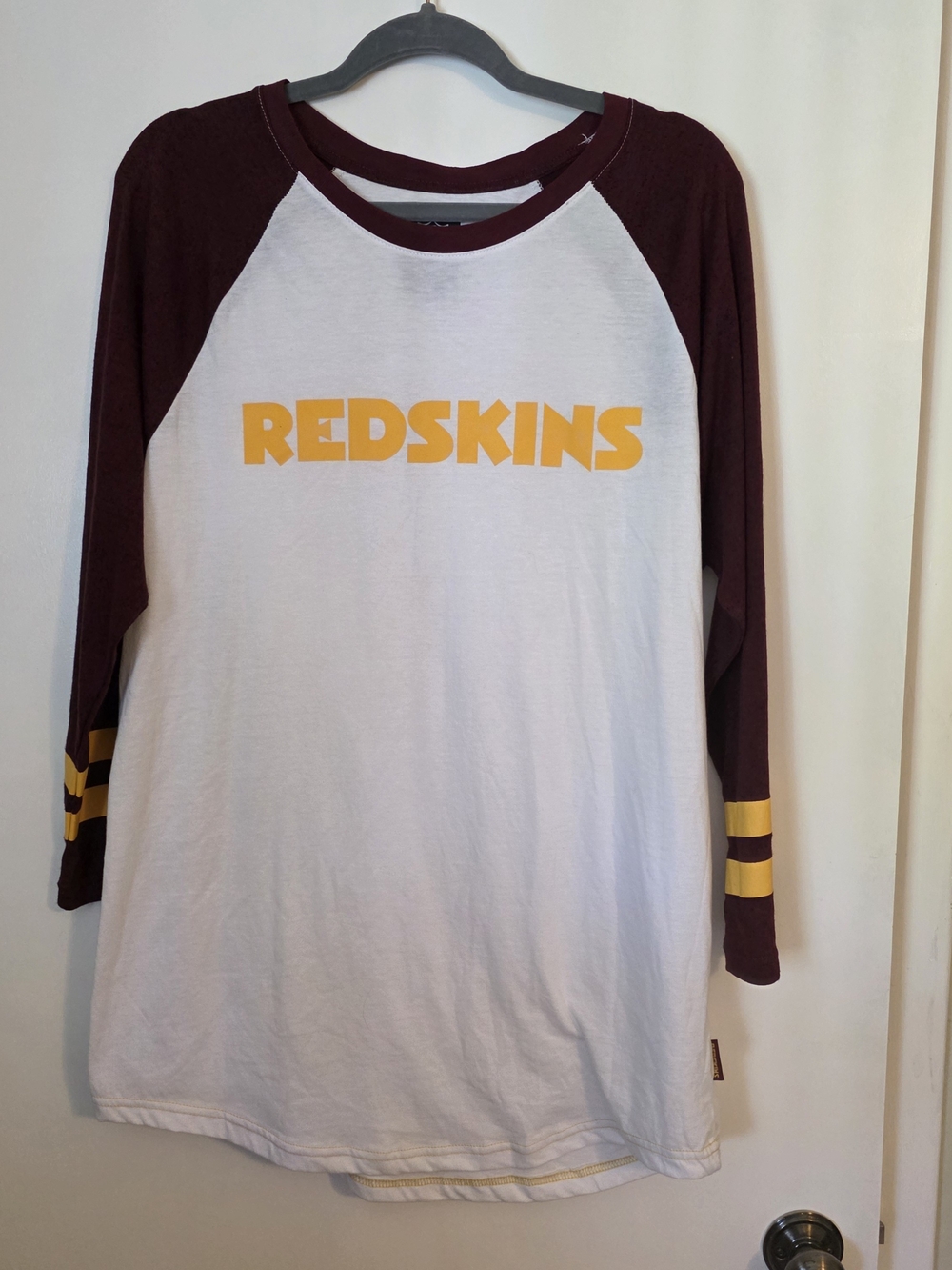 Vintage Washington Redskins Women's Raglan Tee Shirt 3/4 Sleeve Burgundy Gold